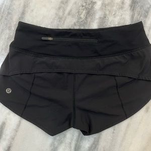 black lululemon speed up shorts!!